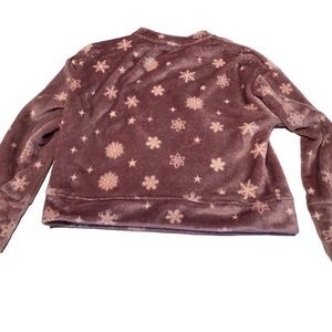 Coze pink rose Mauve snow flake pull over 3/4 zip up in front, very soft